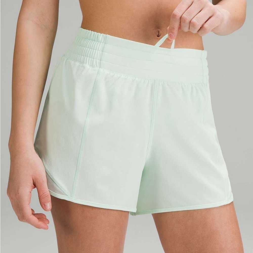 Lululemon Hotty Hot High-Rise Lined Short 4" - Picture 3 of 12